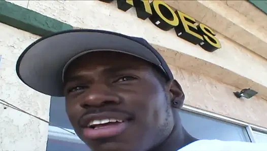 Adorable wet pink slit of cougar whore pulsates wide open for fat pole pump it