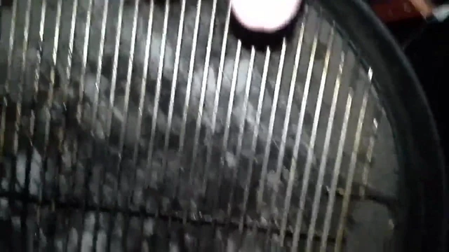 Wichse dem Nachbarn im Dunkeln auf den Grill