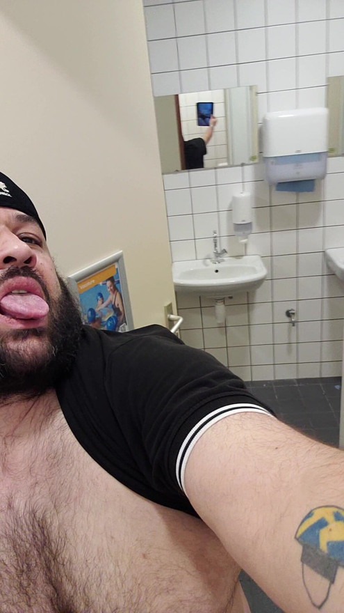 quickie in public pool toilet