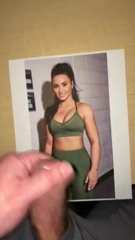 Cumming on Demi Lovato