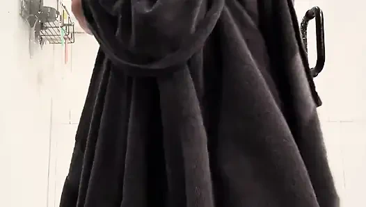 Соблазняет в душе