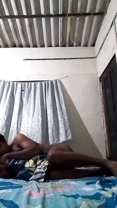 Bedroom men takie ke saath nagn hastamaithun