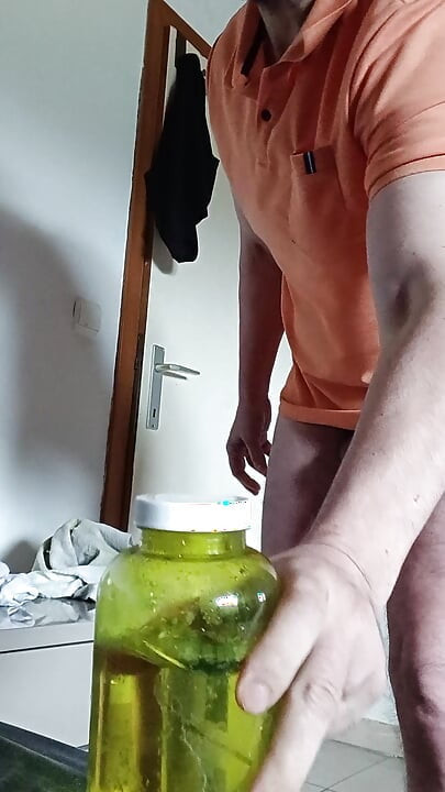 Want to pee while I masturbate