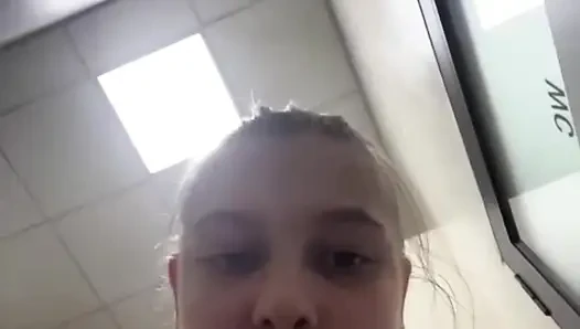 Public fucking in the gym jucielussie