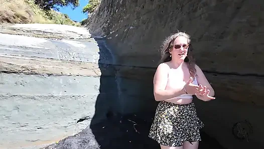 Мерцающие пески, захватывающий водопад и потрясающий оргазм!