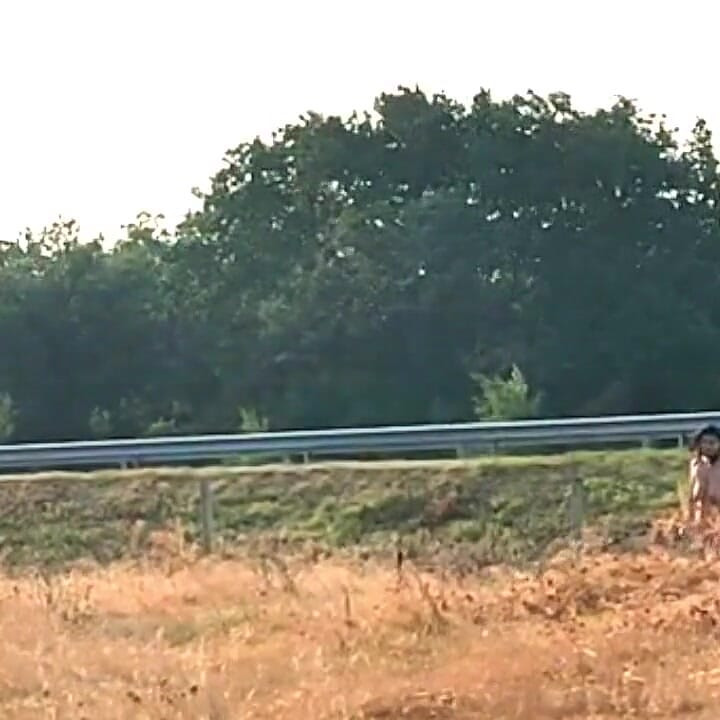Poniženje robinje Tich - Pokazuje svoju pičku i sise