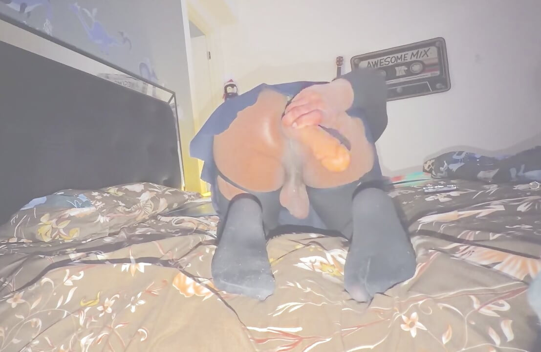 fem sissy stretching her ass hole