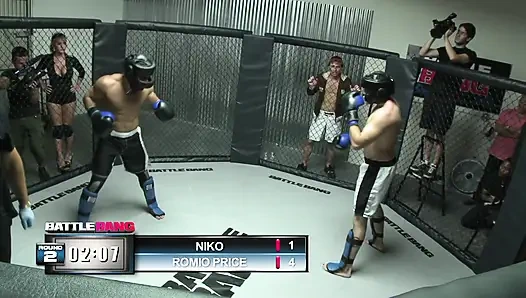 Милая радостная пизда юной киски широко пульсирует для гигантского жесткого удара по ней