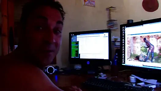 Seksi büyük memeli sarışın çifte üçlü seks götten sikişiyor