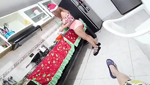 Давайте будем честными, мой бойфренд ударил головой очень сильно, но это не имеет значения, потому что он очень хорошо трахнул меня это Рождество 2023