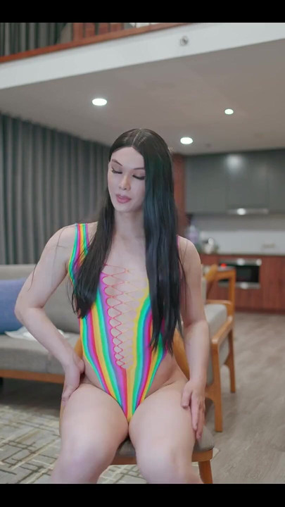 Beni tek kraliçenmiş gibi em