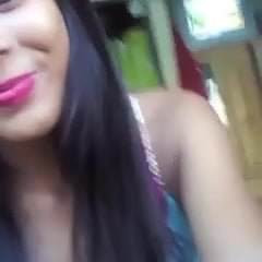 Latina girl with sexy tongue - Sexy latina provocativa