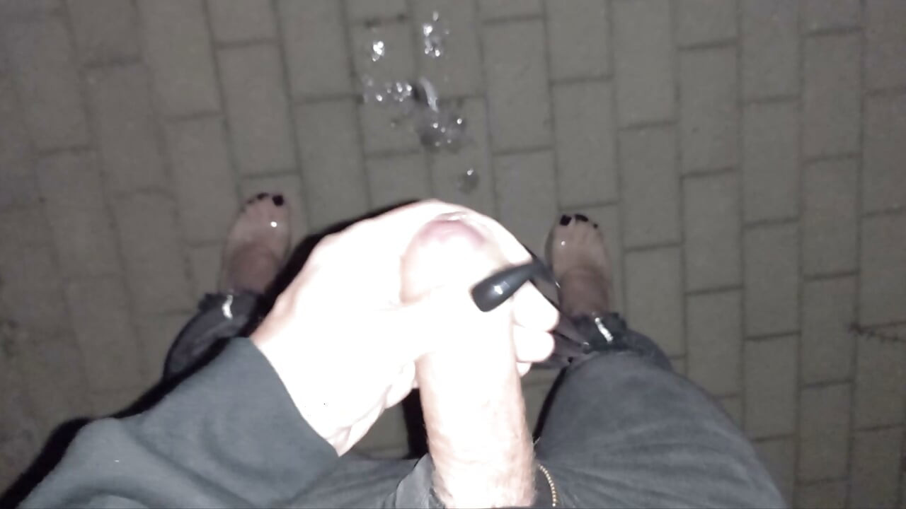 在街上挤奶我的鸡巴