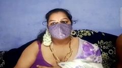 Nadržená indická bbw manželka kouří
