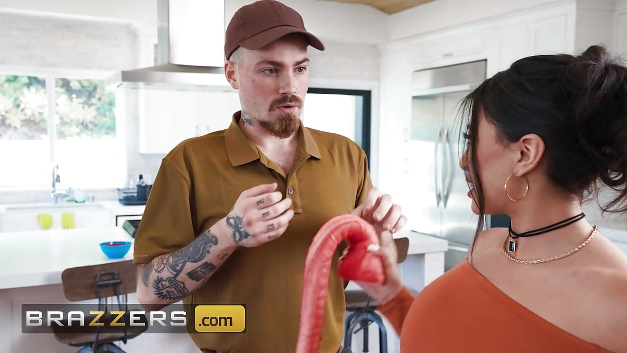 Delivering The Good, The Bad & The Ugly Reyna Belle Brazzers