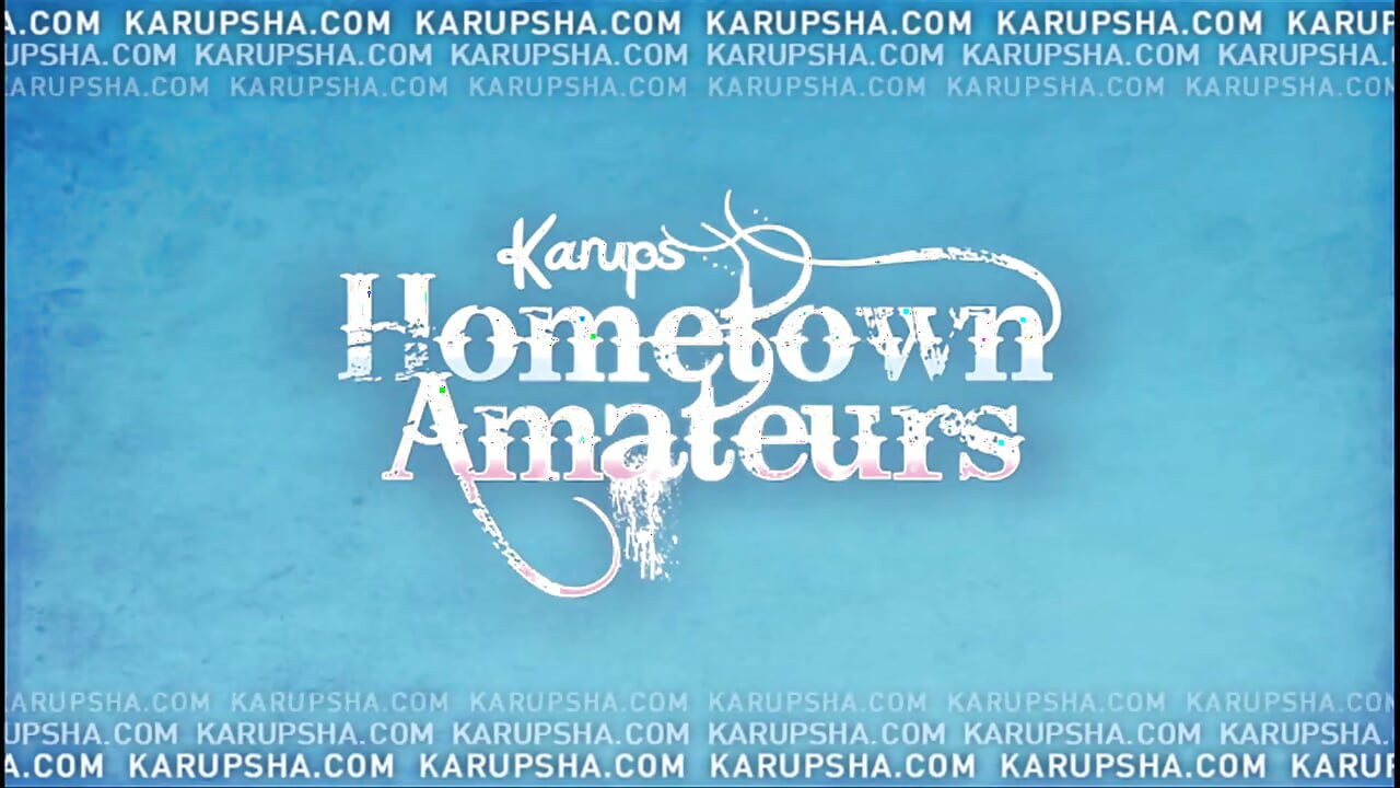 Gadis kampus chloe scott lagi asik mainin memek merah mudanya