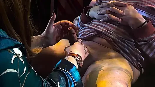 Doktorun Sperm Örneğine Ihtiyacı Olduğu Için Tıbbi Elle Muamele