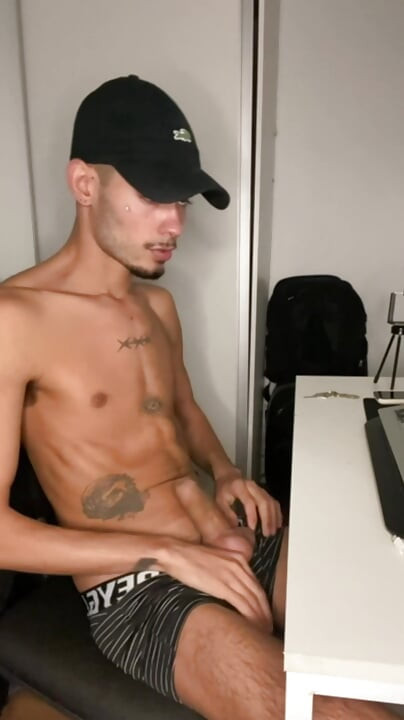 全新的自慰观看