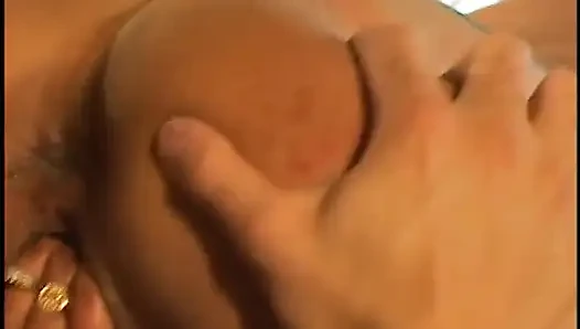 Похотливый парень трахает сзади экзотическую красотку из Polinesia