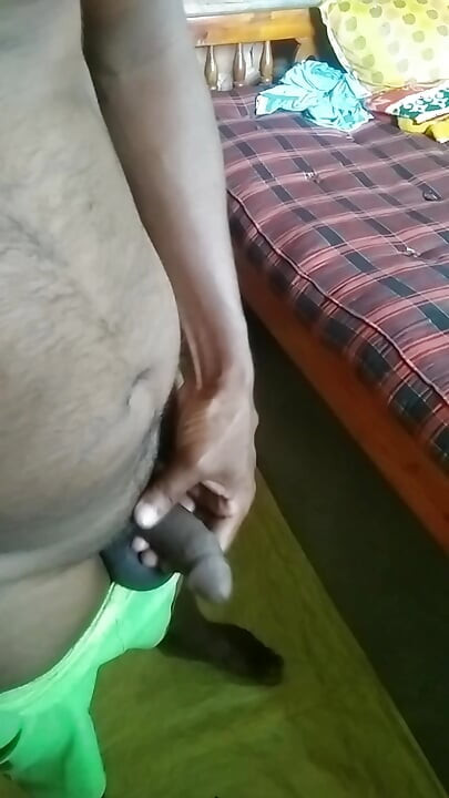 فتى بنغلاديشي مجنون