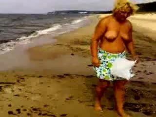 Nakepussy in spiaggia 2