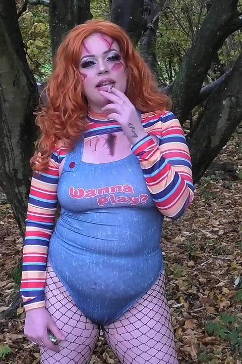 Catalia Smoking Dressed up in Cosplay