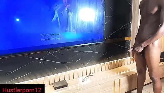 Onu televizyonun yanında sikiyorum