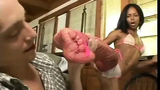 White eats out a juicy ebony pussy in the living room