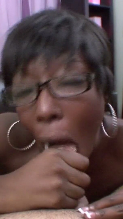 Taylor Starr solo masturbatie en deepthroat | Clip 3