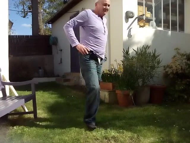 Moi dehors en slip