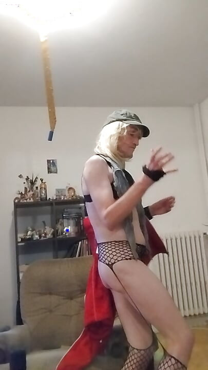 Блондинка в сексуальном белье, влюблённая... для тебя!!