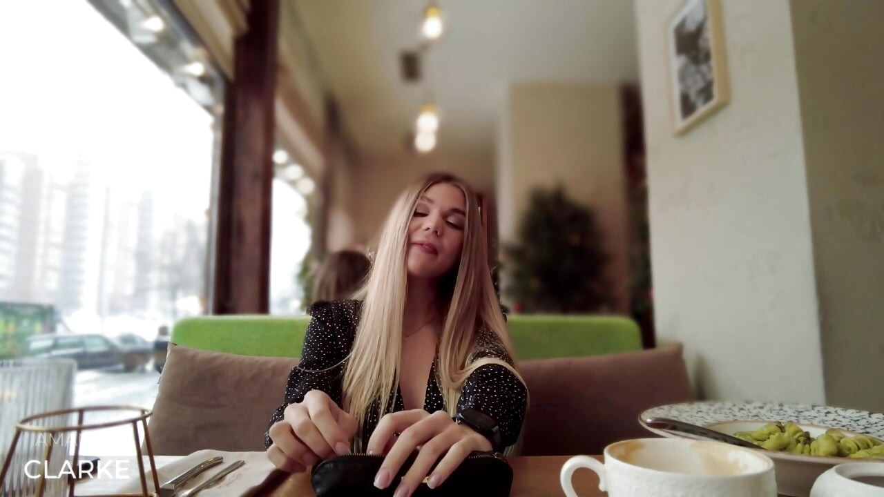 Makes Me Cum in Restaurant - Risky Sex