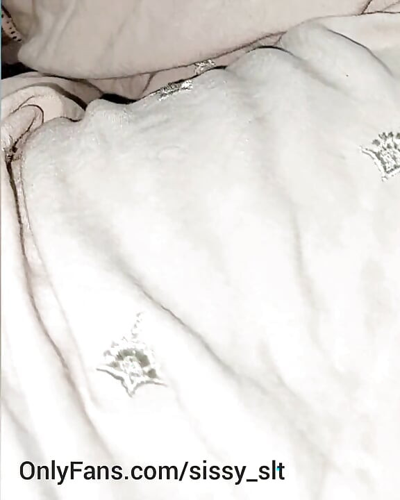 Pulă mică efeminată soție sexy cu vagin imens