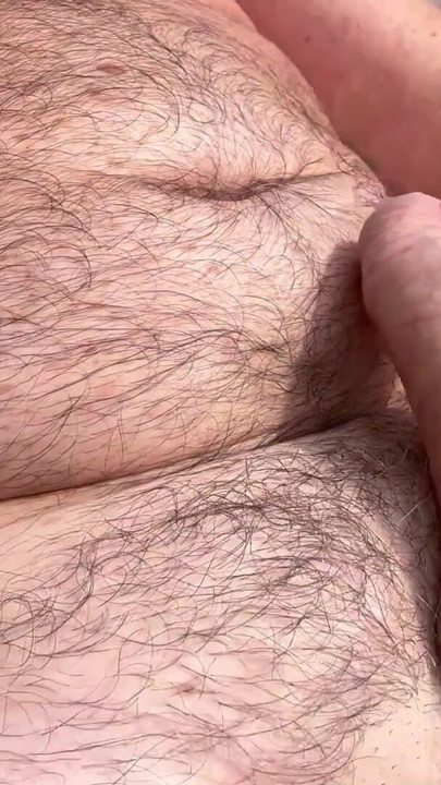 EXCITÉE SUR LA CHAISE LONGUE | Clip 3