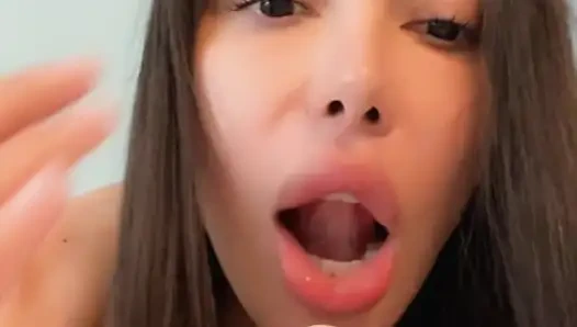 Горячий стриптиз и оргазм киски крупным планом