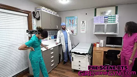 GirlsGoneGynoComで男性医師タンパの監視下で3人の女性看護師がお互いを診察させられる!