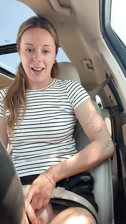 Lush dans la voiture ! Orgasme risqué !