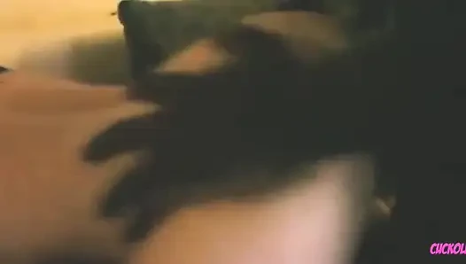 Tante seksi ini dientot sama pria lain atas ijin suami