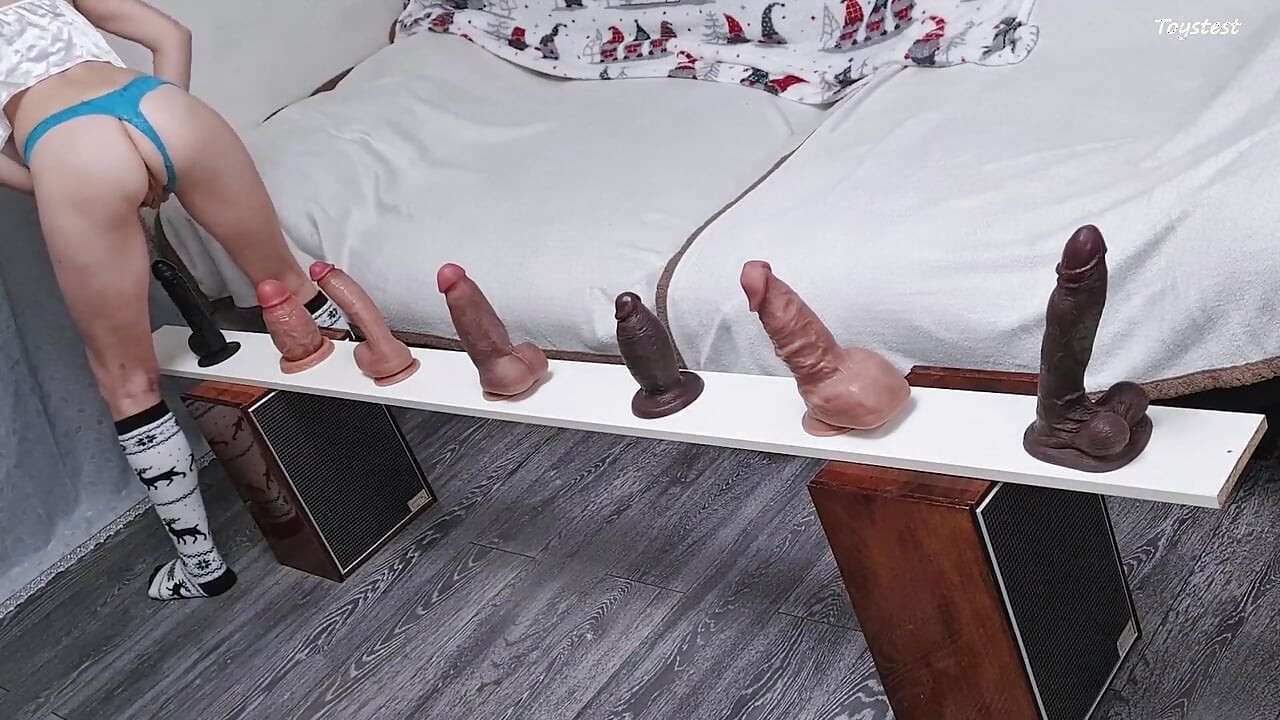Jalan ke Syurganya diperbuat daripada dildo besar. Cabaran Dildo Raksasa
