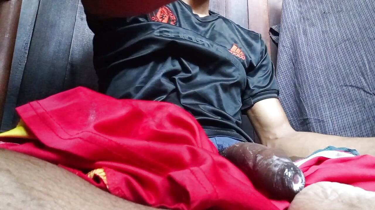 Un garçon desi se masturbe