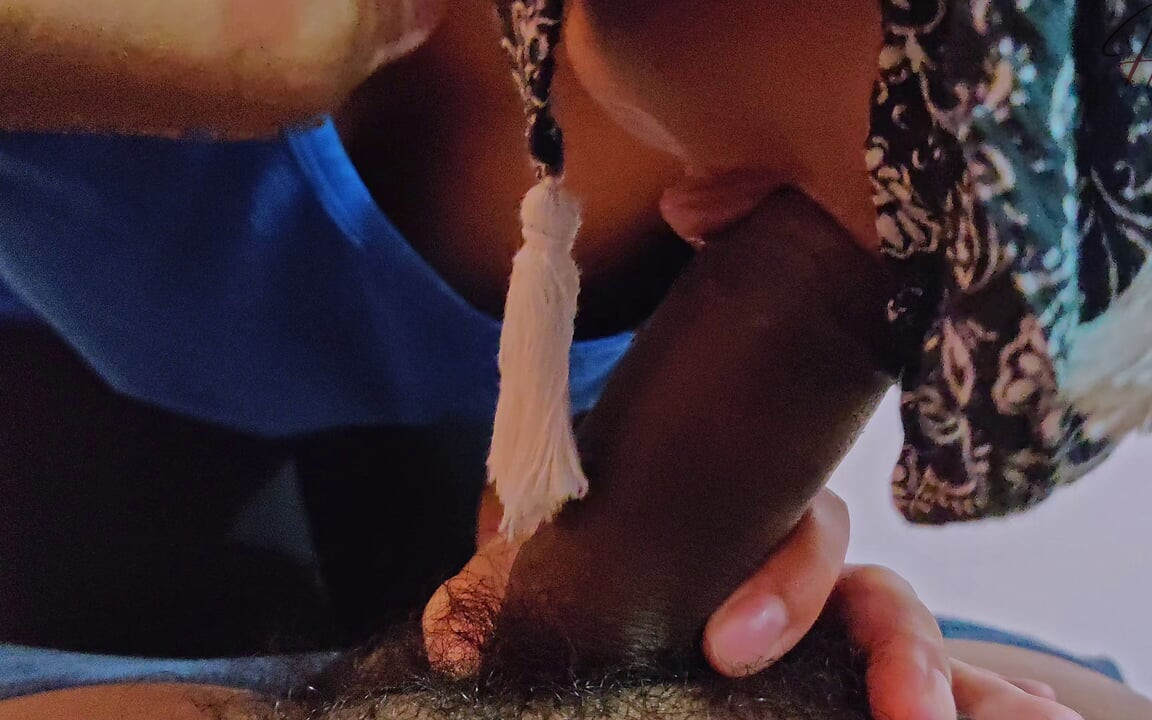 Красивая малайзийская девушка в хиджабе делает минет и занимается сексом после спортзала