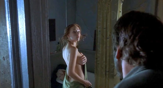 Scena topless Scarlett Johansson na scandalplanet.com