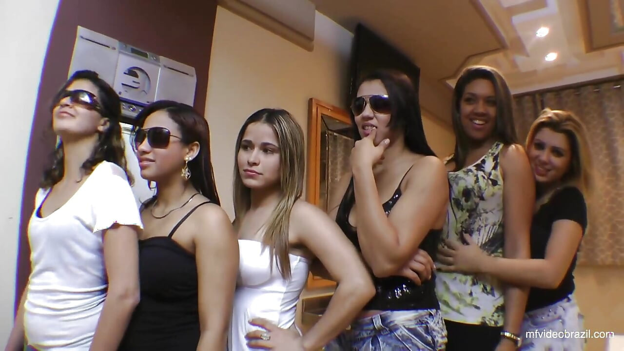 Jogos de beijos quentes- lésbicas top babes