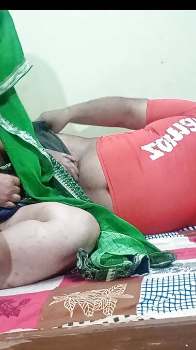 Sexo dulzón indio con repartidor de desastrostro, video hindi completo