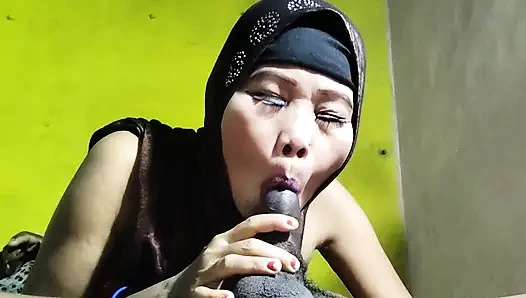 US MY STEPMOM AND I SHARE A BED AND SHE ENDS UP SUCKING MY COCK