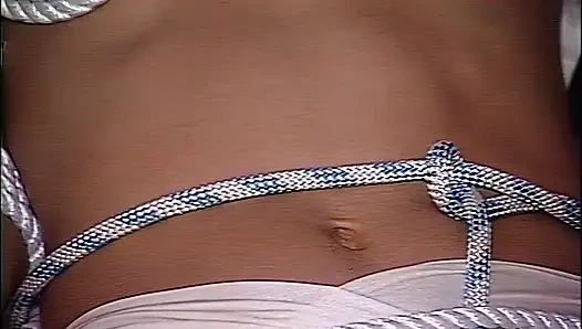 Я возбуждаю тебя брюнетку-рабыню