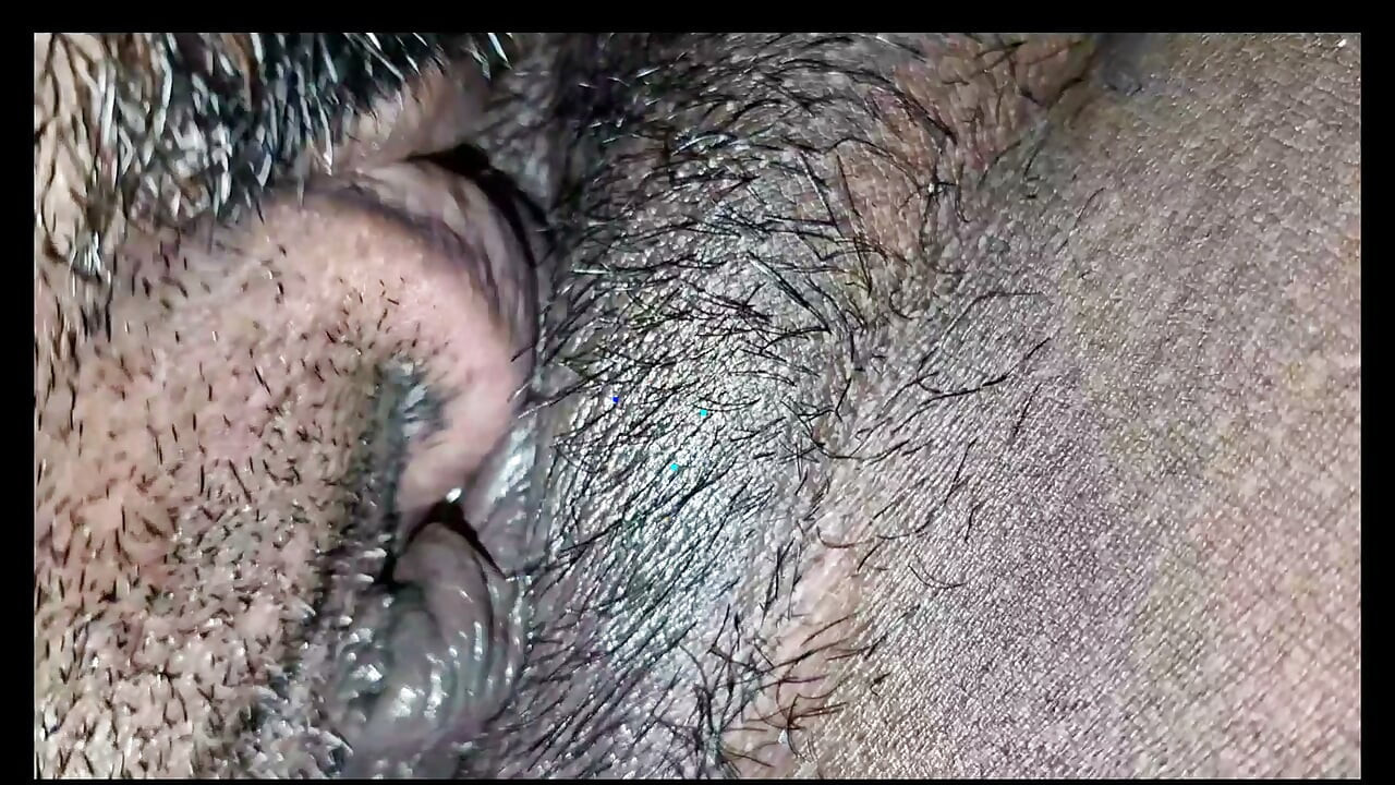 Tamil wife pusssy eating husband.