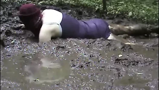 Çamur elbisesi 24