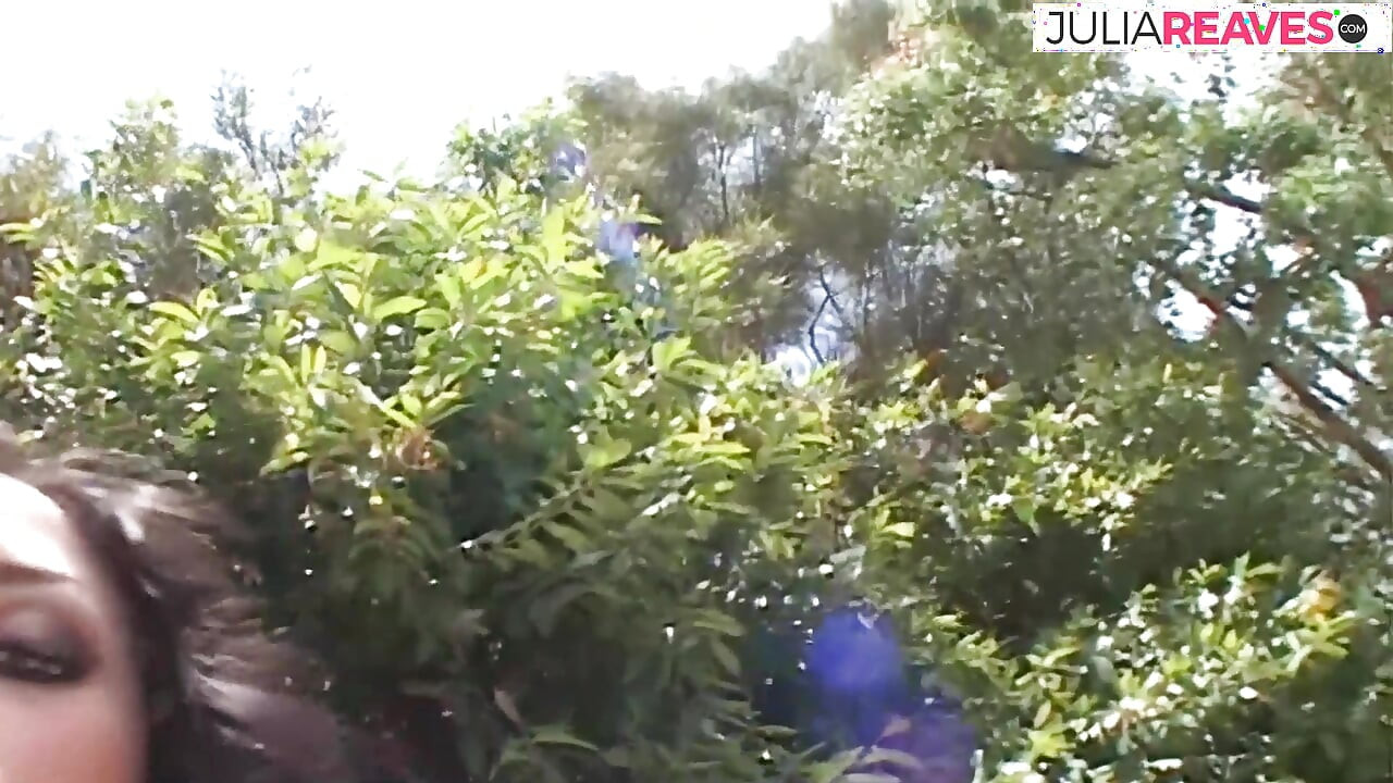 Pampered bitch fucks in her daddie's villa