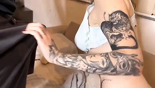 Berambut Merah Menikah Berselingkuh Dengan Suami Cuckold Dengan Tetangga Berbakat Saat Cuckold Sedang Bekerja